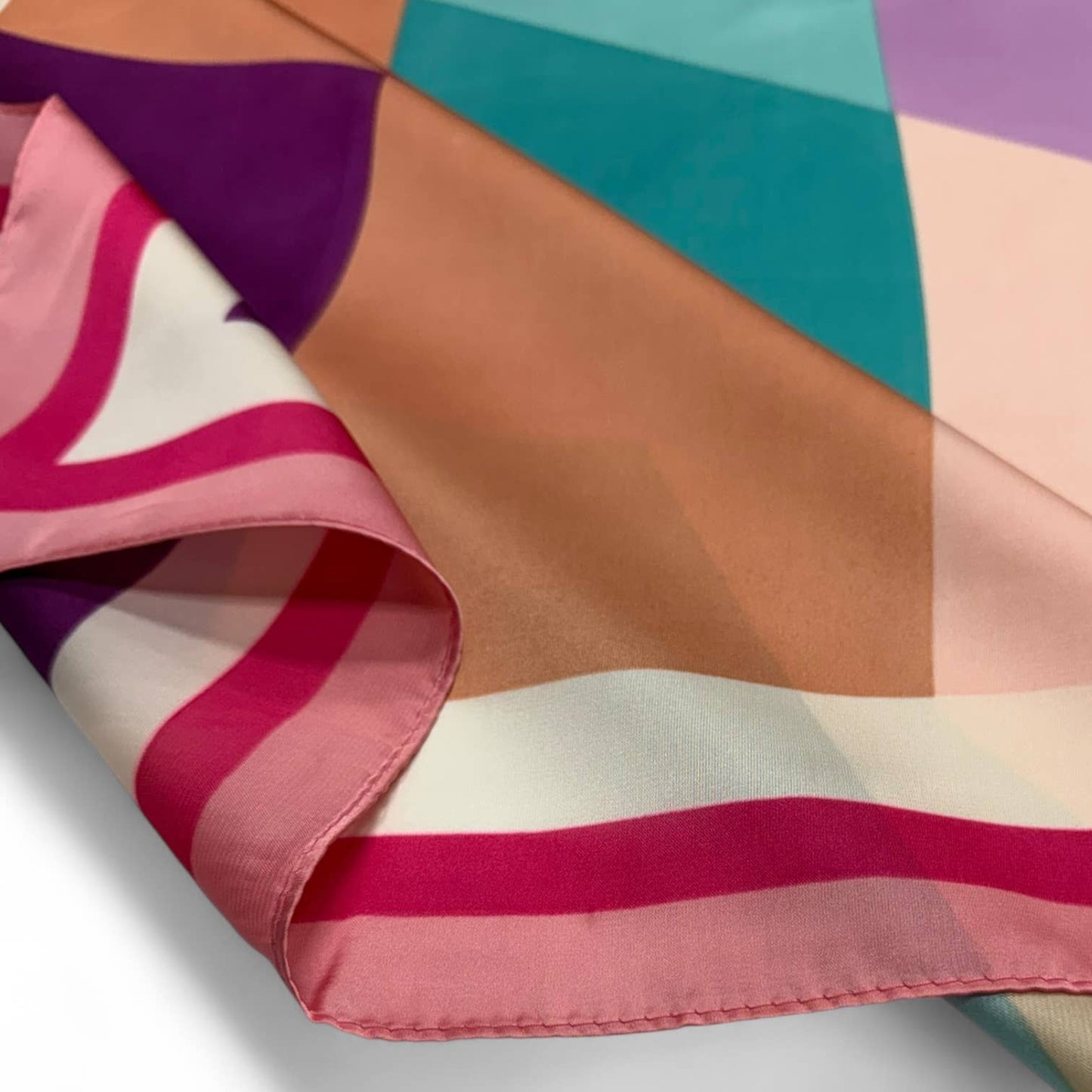 Geometric Neck Scarf