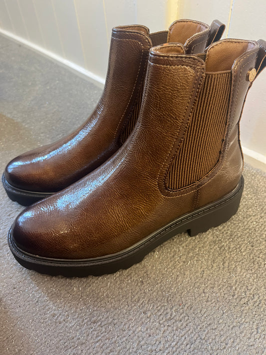 XTI Flat Boot - Taupe
