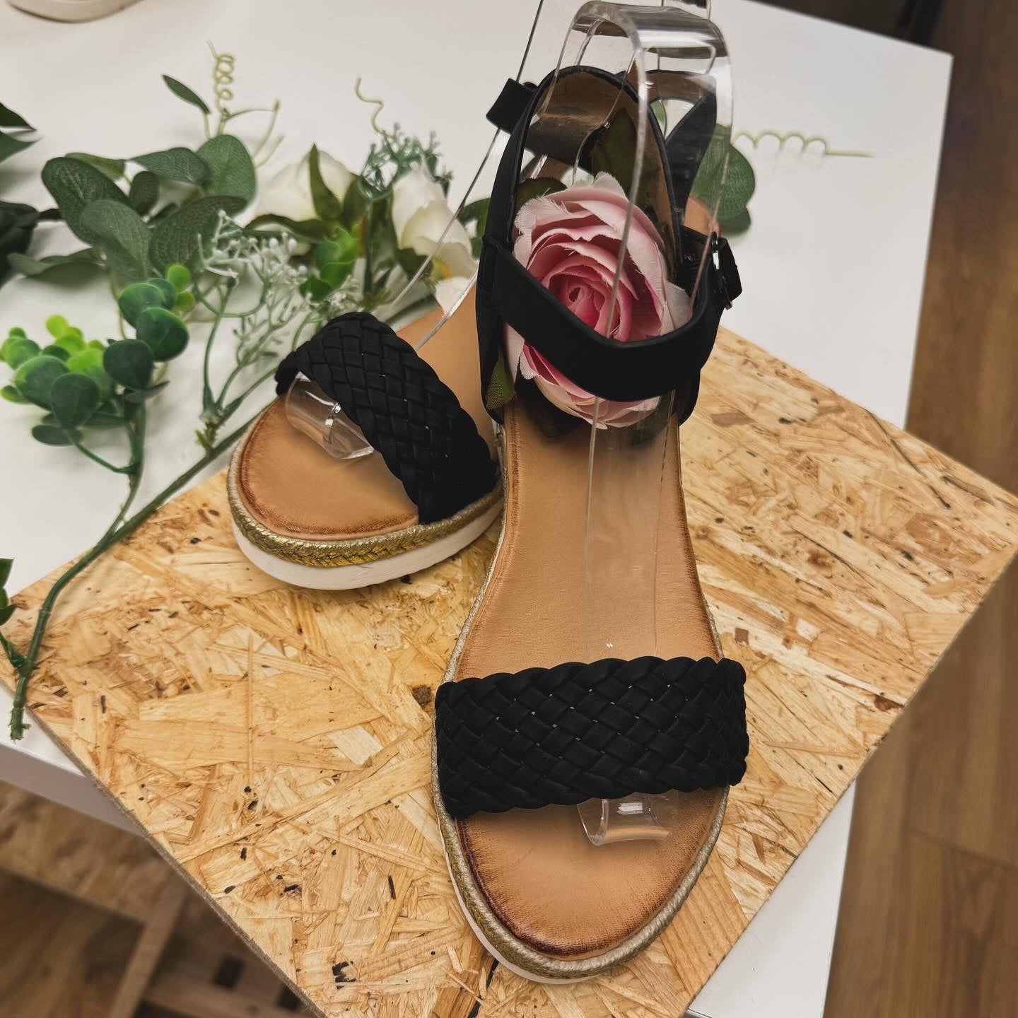 Alice sandal in black