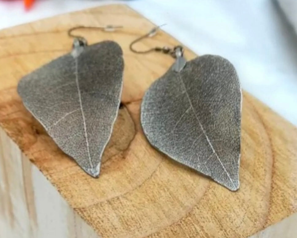 Filigree Leaf Earrings - Pewter