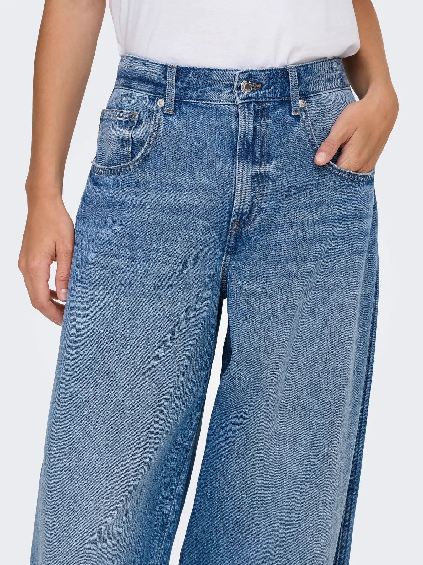 High Waist Barrel Leg Jean - Mid Blue