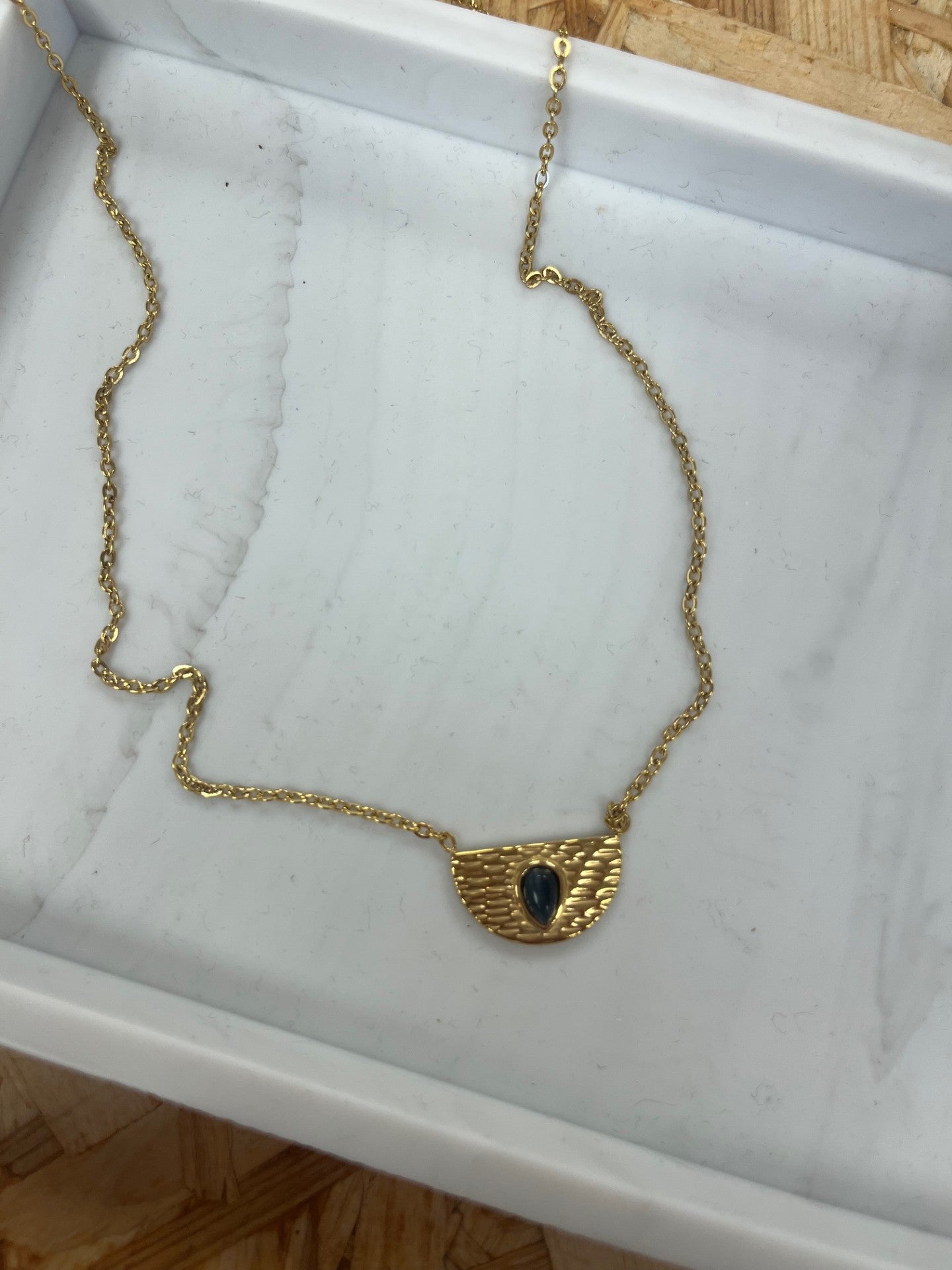 MG Semi Circle Pendant Necklace - Black Stone