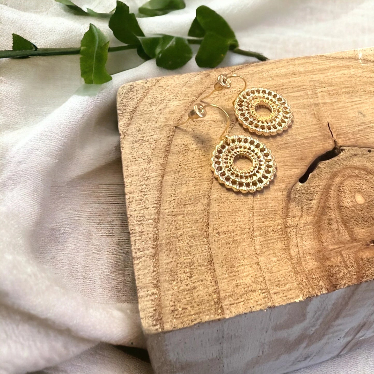 Filigree Circle Earring - Gold / Silver