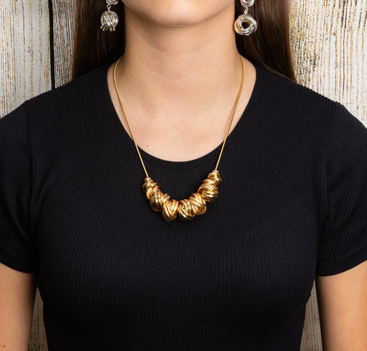 Chunky Knots Detail Short Necklace - Gold