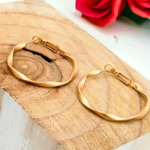 Twisted Hoop Earring - Gold